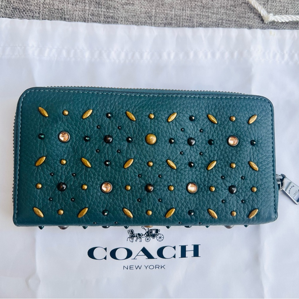 Coach Accordion Zip Wallet With Prairie Rivets